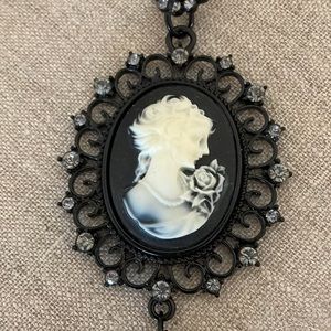 Long cameo pendant necklace